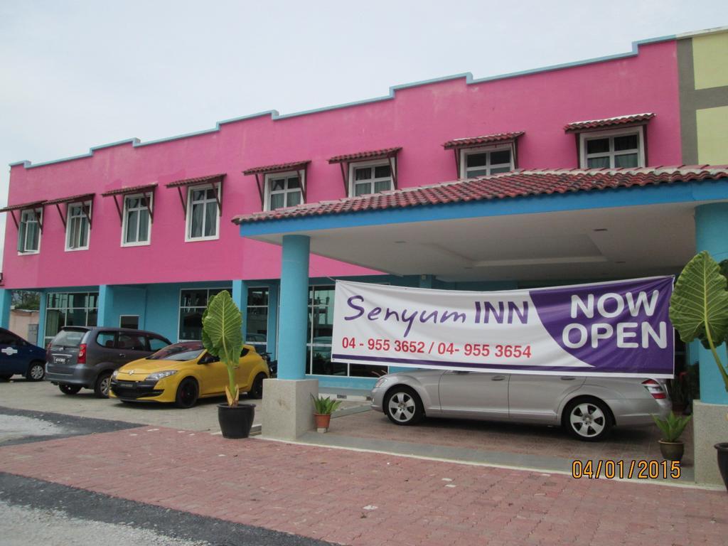 Oyo 275 Senyum Inn Pantai Cenang  Zewnętrze zdjęcie